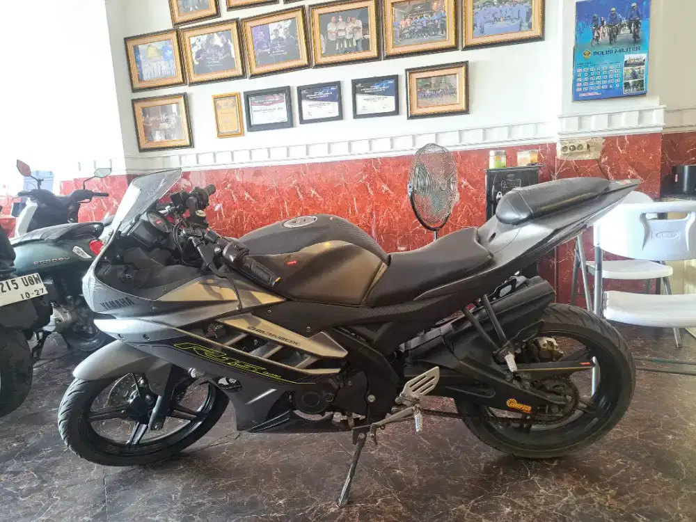 DIJUAL CEPAT YAMAHA R15 V2 TAHUN 2017 MOTOR RAWATAN MINUS STNK HILANG