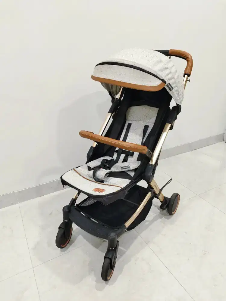 STROLLER BABY DOES ESMIO GOLD 90% MULUS
