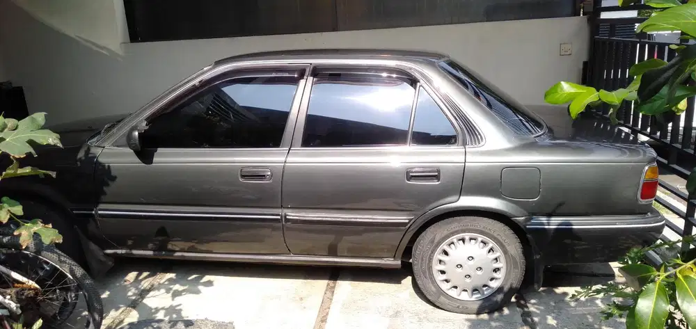 Toyota Corolla twin cam 1990