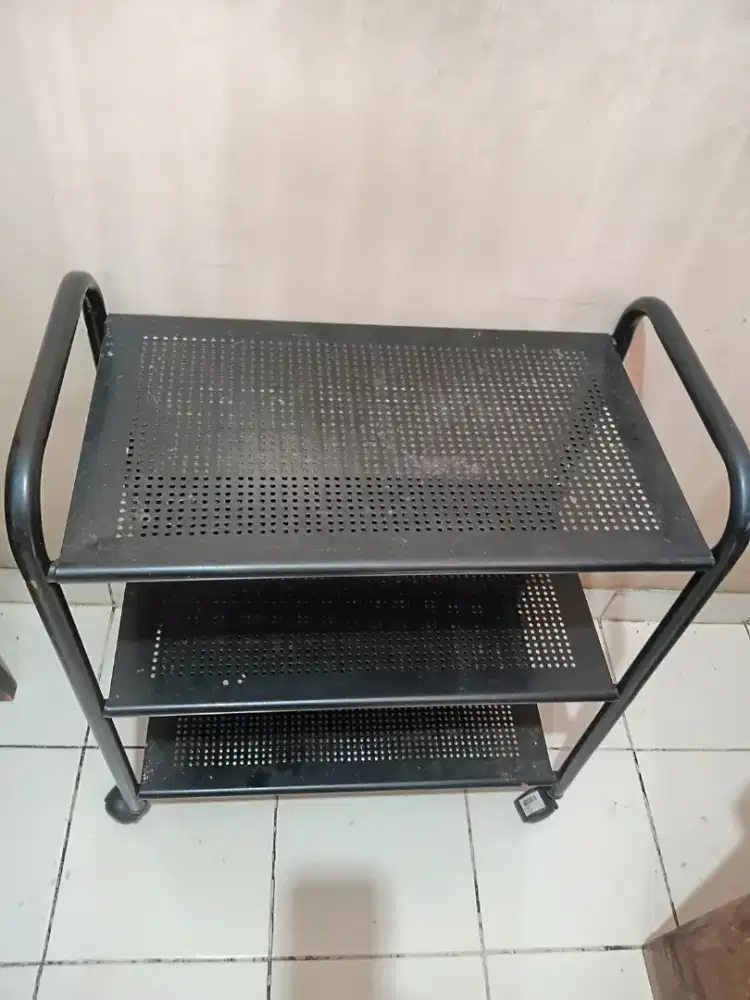 RAK SUSUN MEJA TV BESI