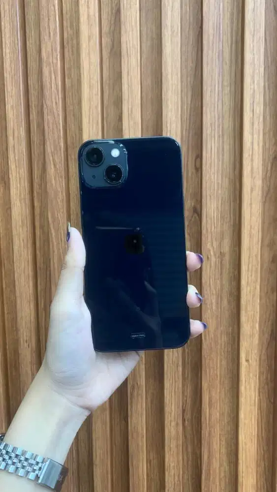 Second iPhone 13 128 gb space midnight garansi resmi indonesia