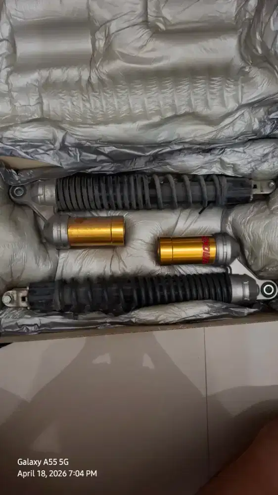 Shockbreaker belakang Honda ADV 160 Ori Showa
