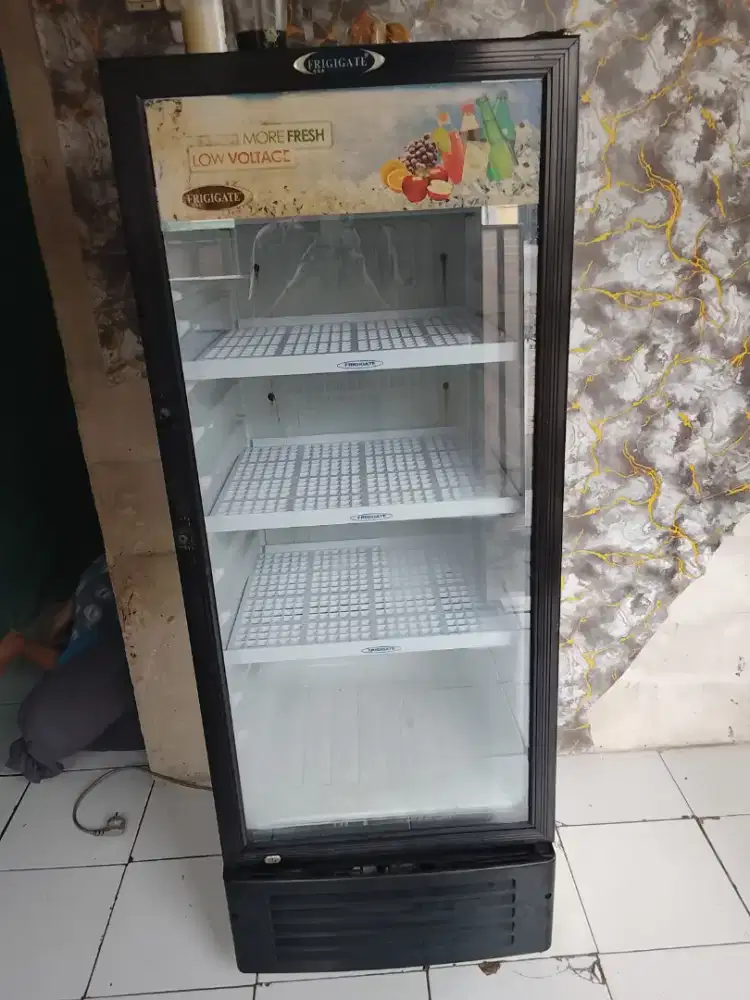 Showcase frigigate 3 rak