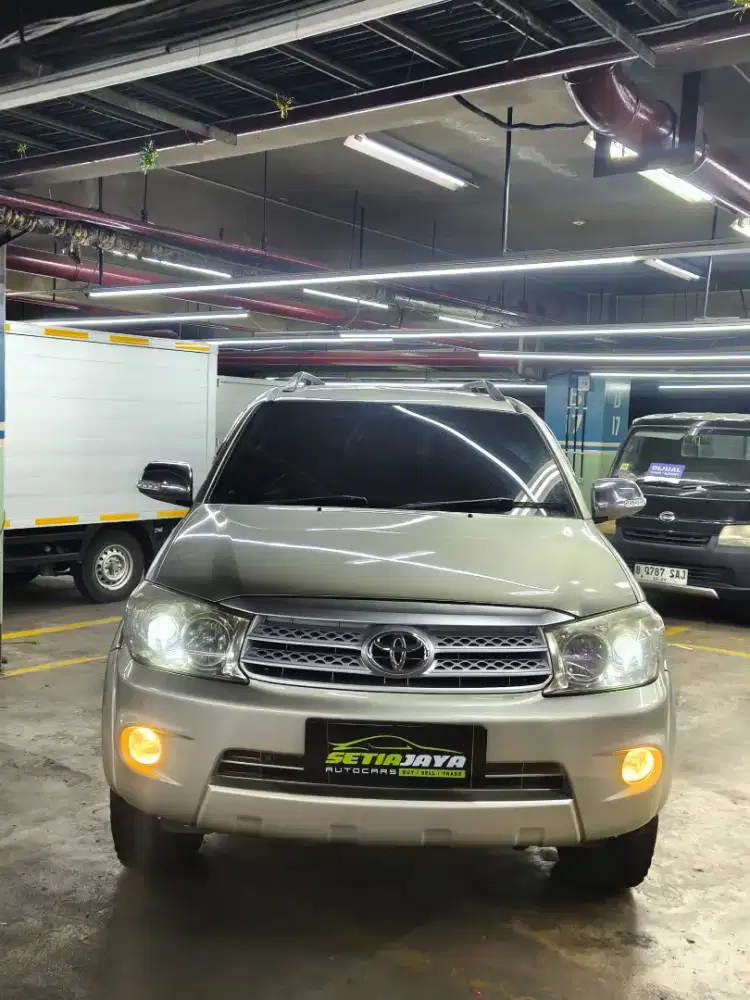Toyota Fortuner G 4x2 2500cc matic 2009