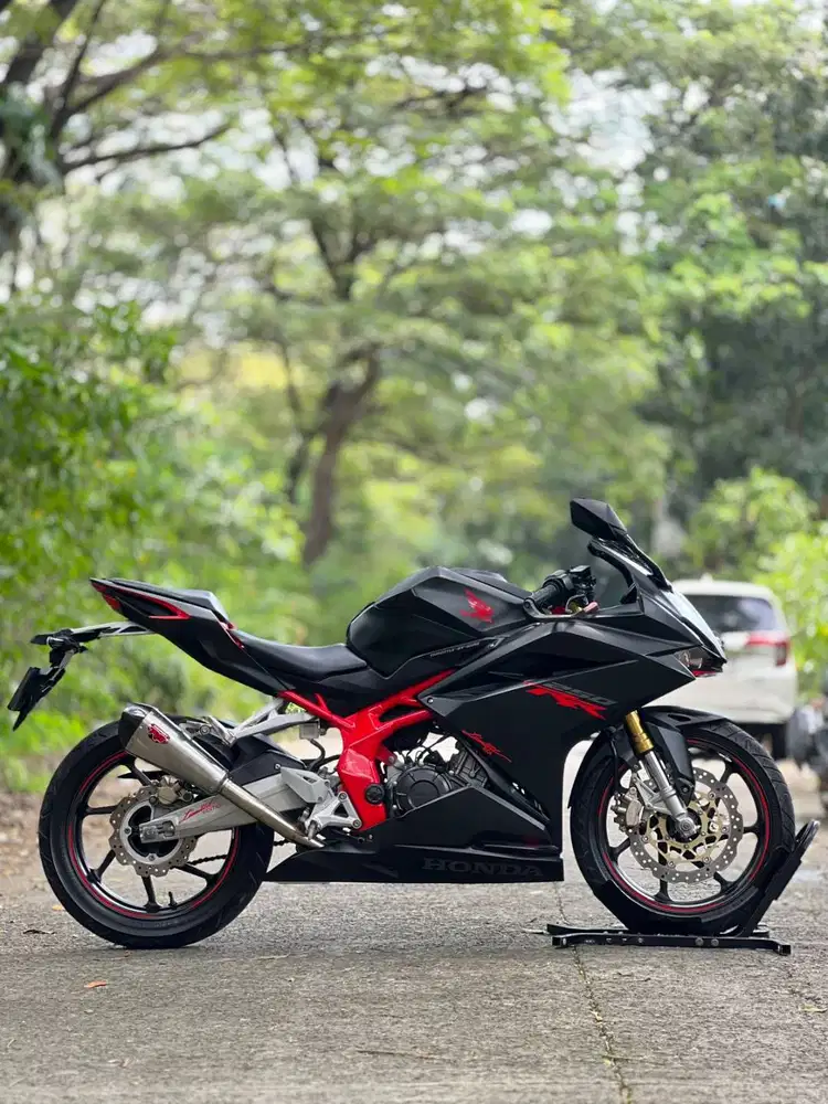 HONDA NEW CBR250RR NON ABS HITAM 2020 KM LOW PAJAK ON SUPERB