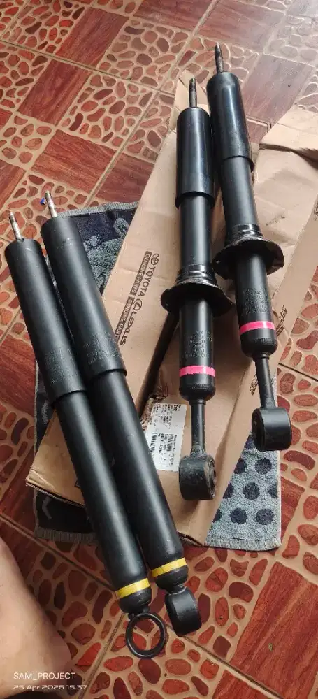 SHOCK FORTUNER VNT TRD ORIGINAL 2015 COPOTAN