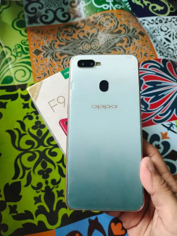 Oppo F9 4/64 fullset