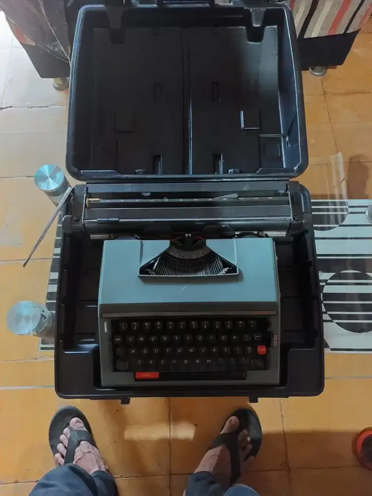 Mesin ketik lawas Brother