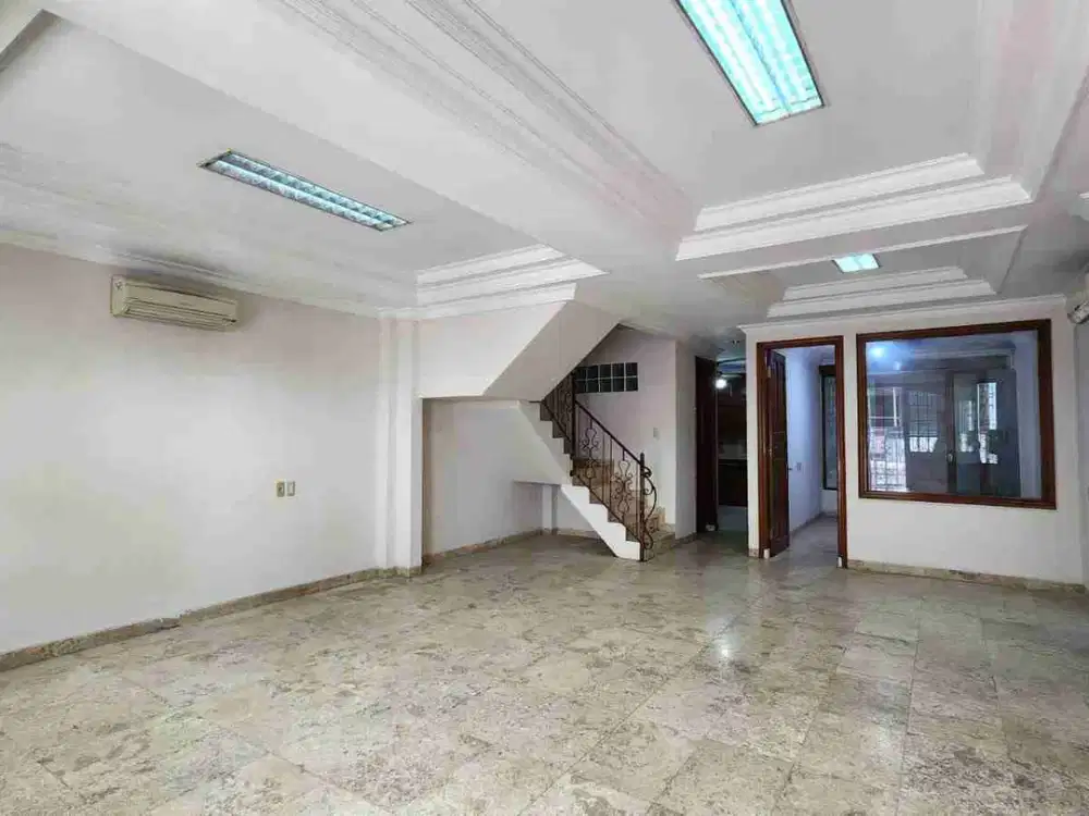 Rumah 3 Lantai Siap Huni di Kelapa Nias