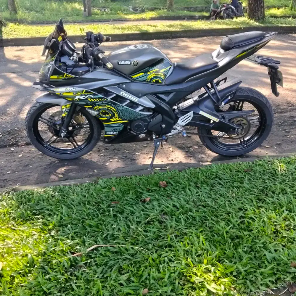Yamaha R15 kilometer rendah