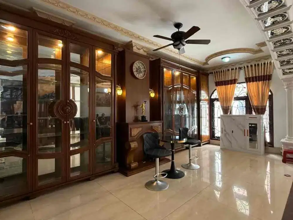 Villa Mewah Full Furnish Inti Kota Medan jln Putri Hijau