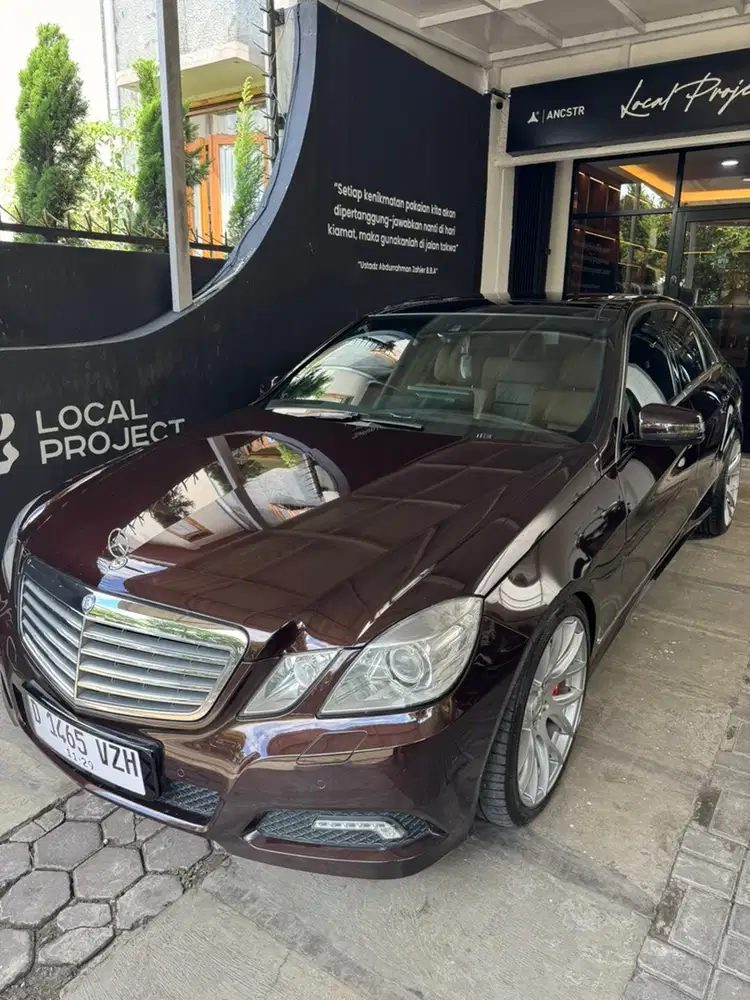 Mercedes-Benz E300 2009 Bensin
