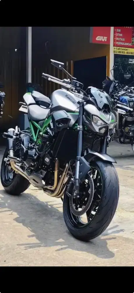 Kawasaki Z900 Non SE Like New
