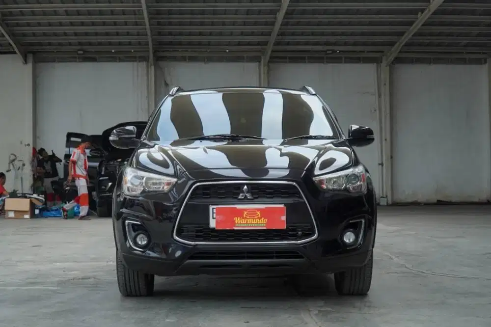 Mitsubishi Outlander 2.0 PX Matic AT tahun 2014 hitam DP minim