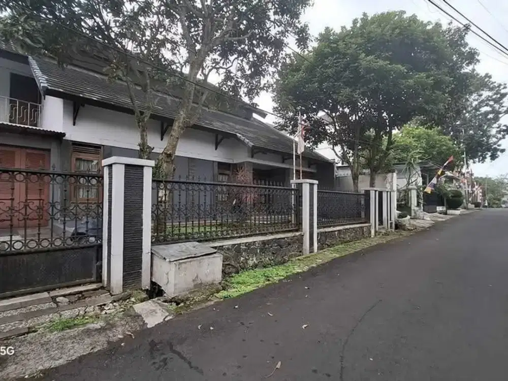 Jual cepat rumah siap huni di komplek dosen unpad