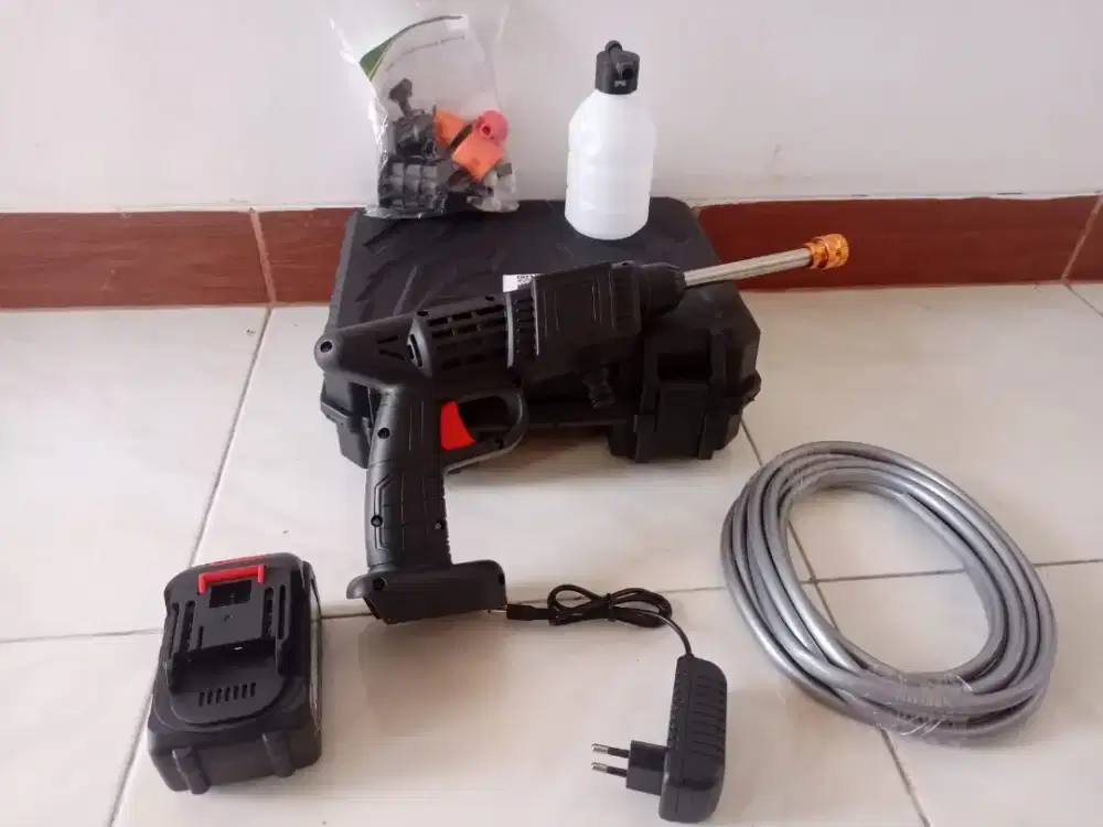 mesin steam motor/mobil batre merk makera kondisi baru ok ok