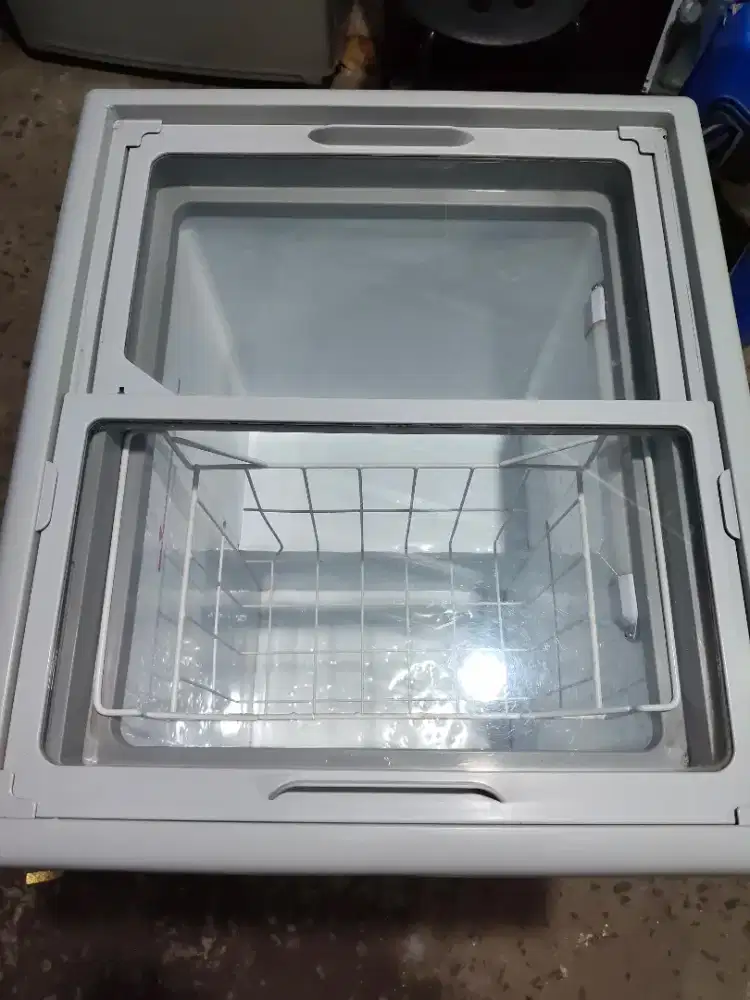 Frezer Bok Sanwoo 100 liter istimewa mulus,normal dan masih orisinil