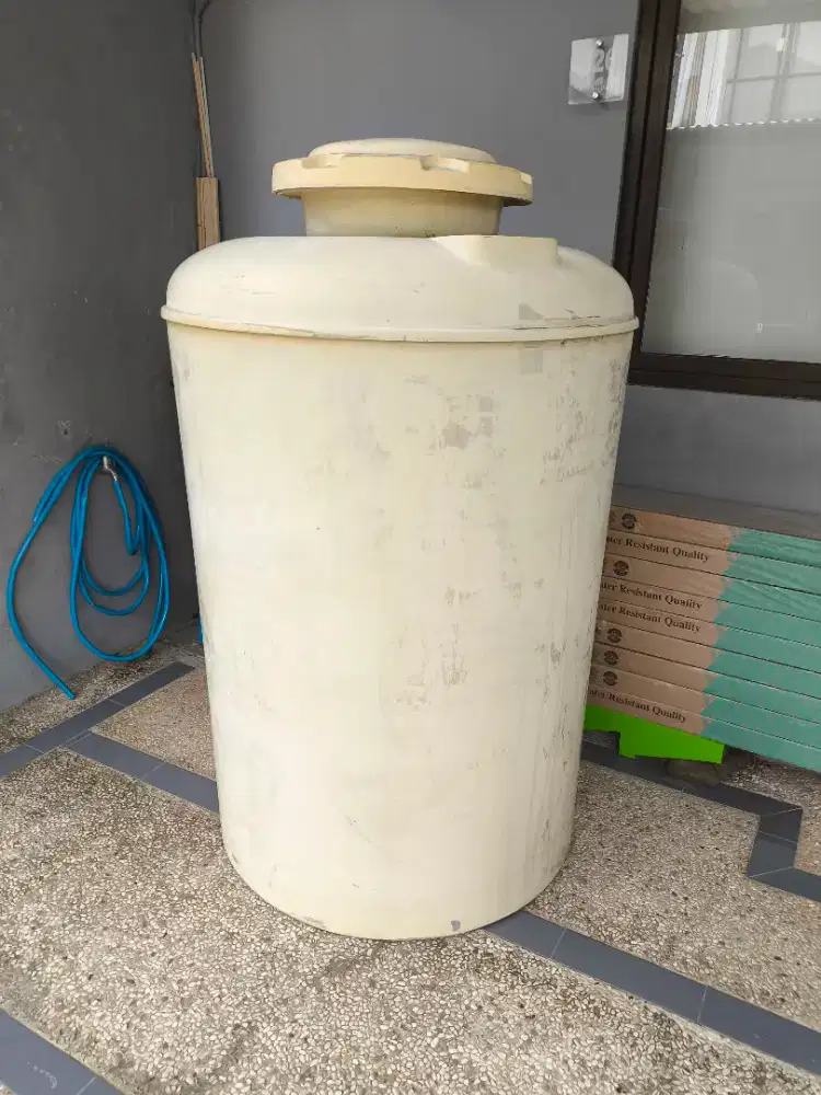 TOREN 1000 LITER BEKAS