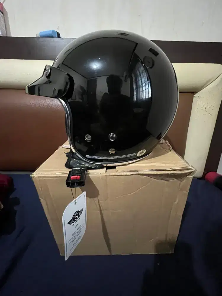 Helm SOJI Leo Polos Hitam Glossy