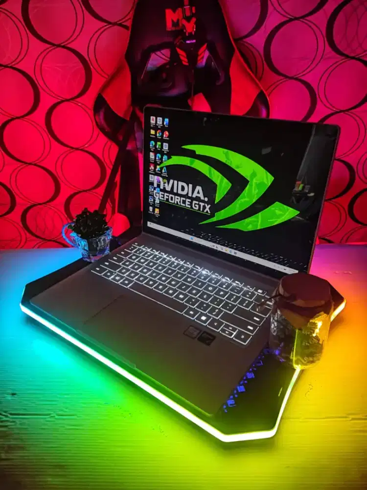 Laptop Microsoft surface book i7 touchscreen 2 in 1 gtx