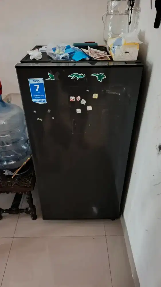 Dijual kulkas aqua
