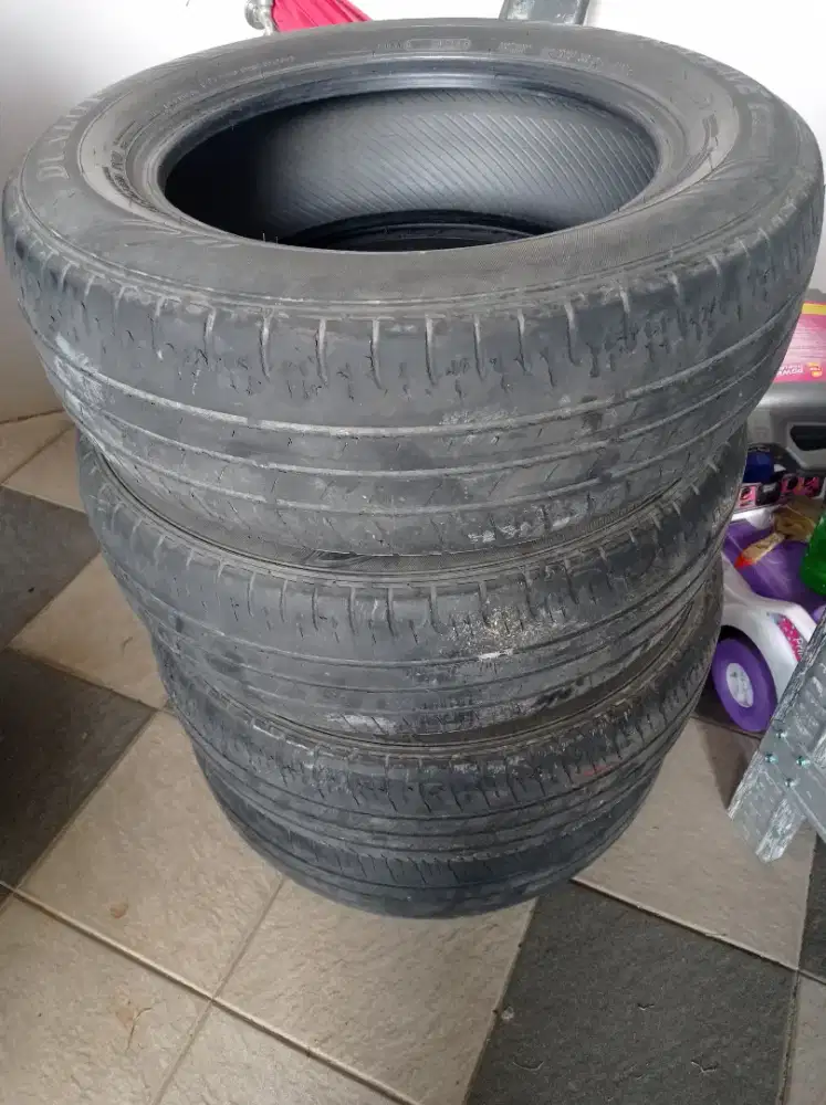 Ban bekas innova reborn 205/65/R16