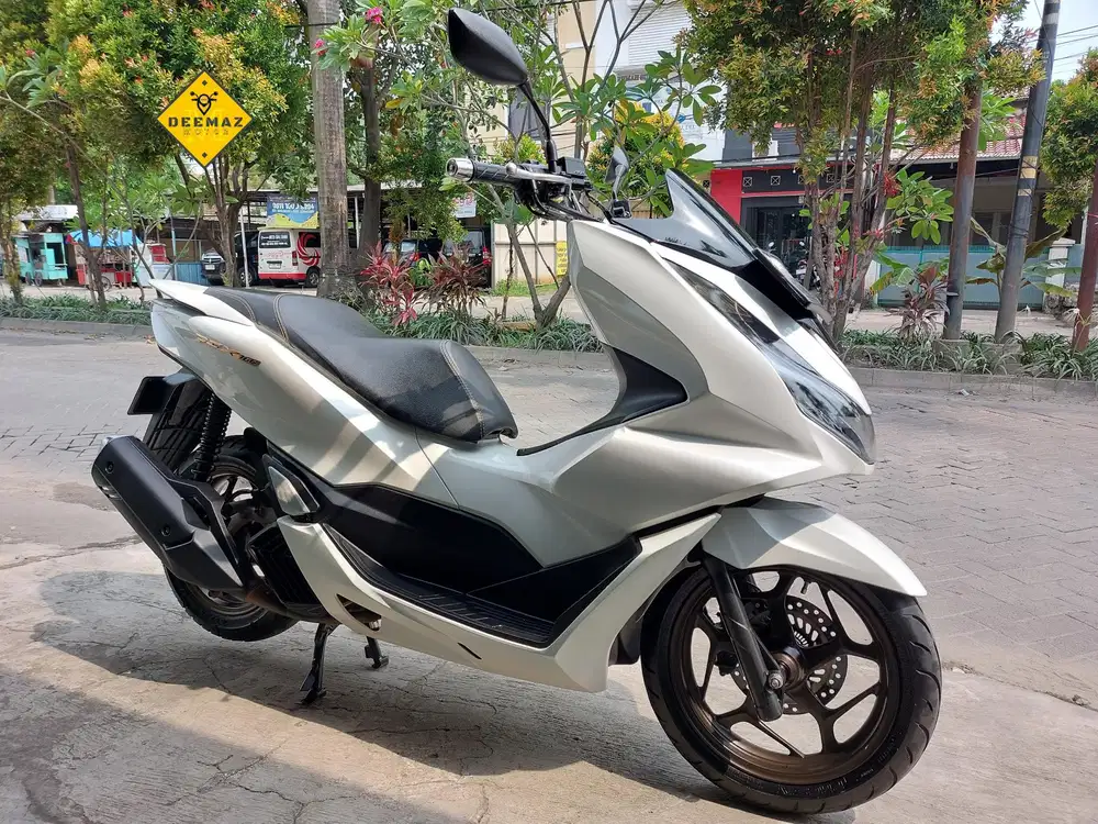 (DP 300 Rb)‼️ PCX 160 ABS Putih 2023 Cash, Kredit & Tukar Tambah