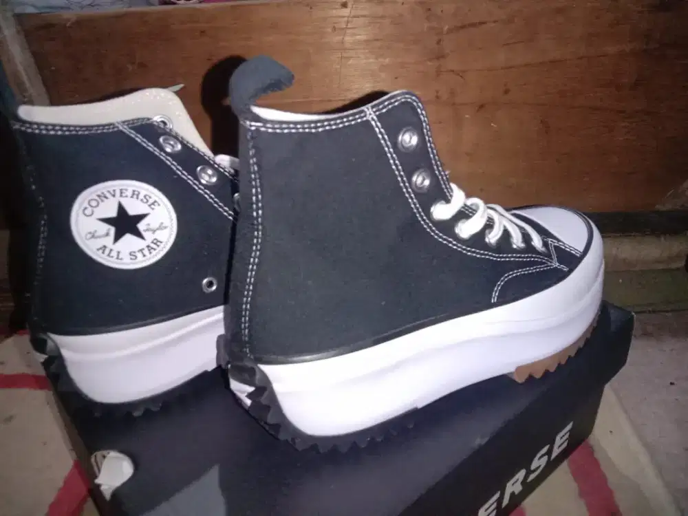 Sepatu converse