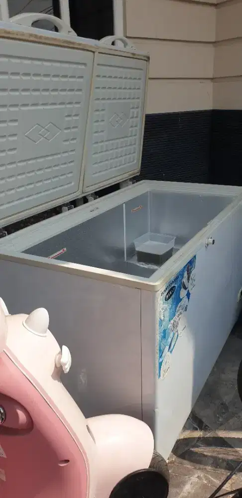 Frezer bekas 600L siap pakai, masih mulus kaya LC