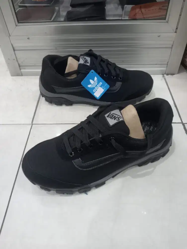 Sepatu ukuran jumbo