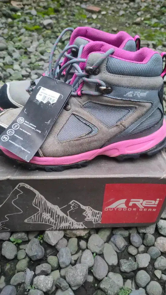 sepatu arei Smithsonia