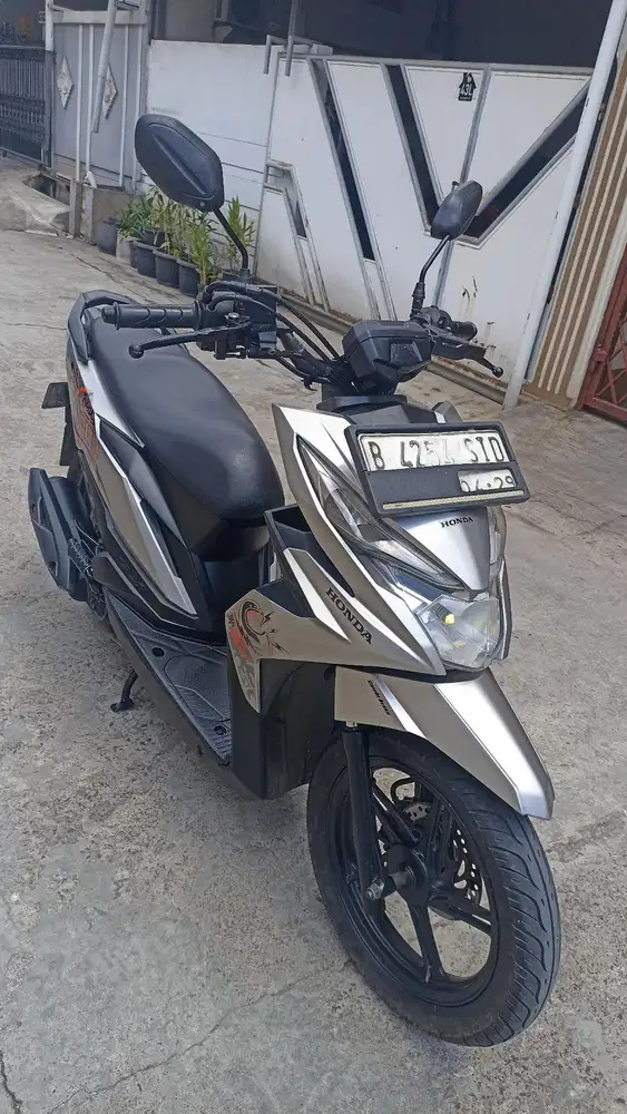 Honda beat street tahun 2019 ( pajak baru 4-2027 )