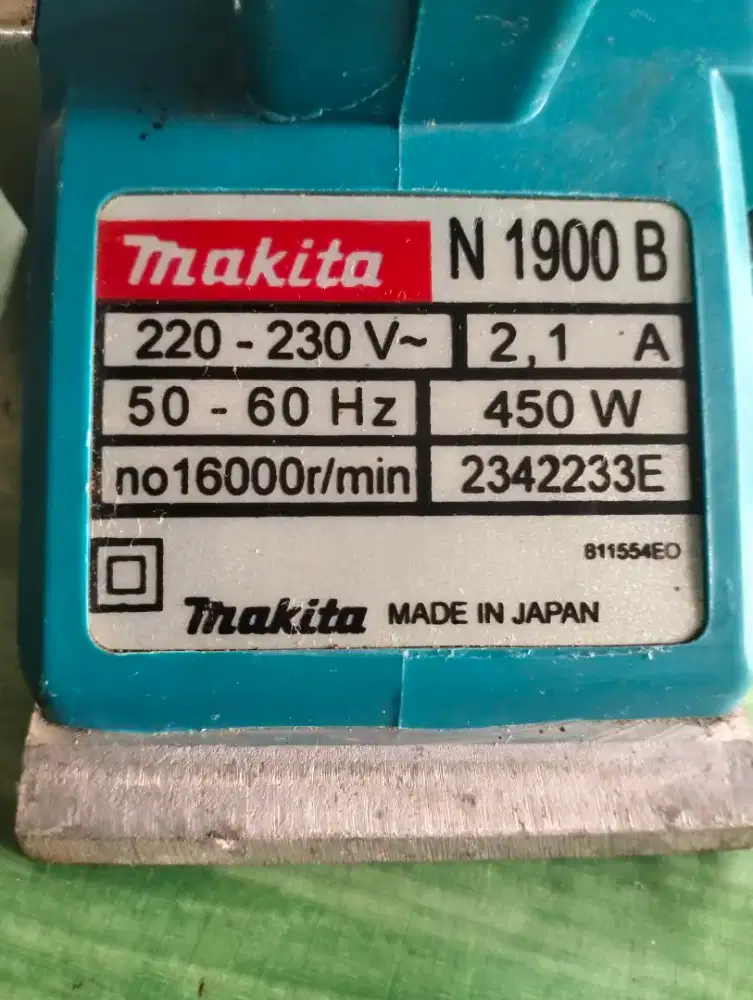 Mesin serut makita n1900b
