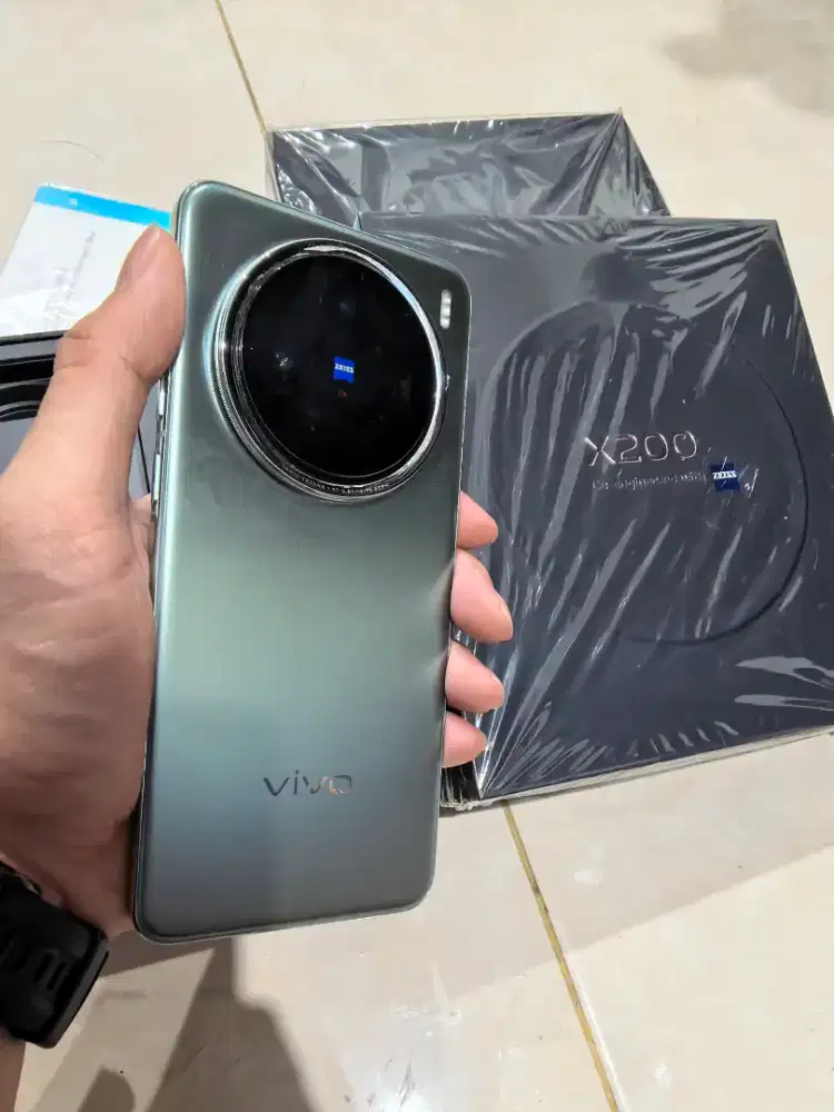 Vivo X200 12/256 Resmi Like New