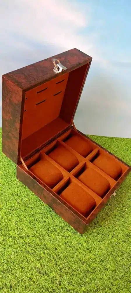 Kotok jam tangan isi 9 unit jam