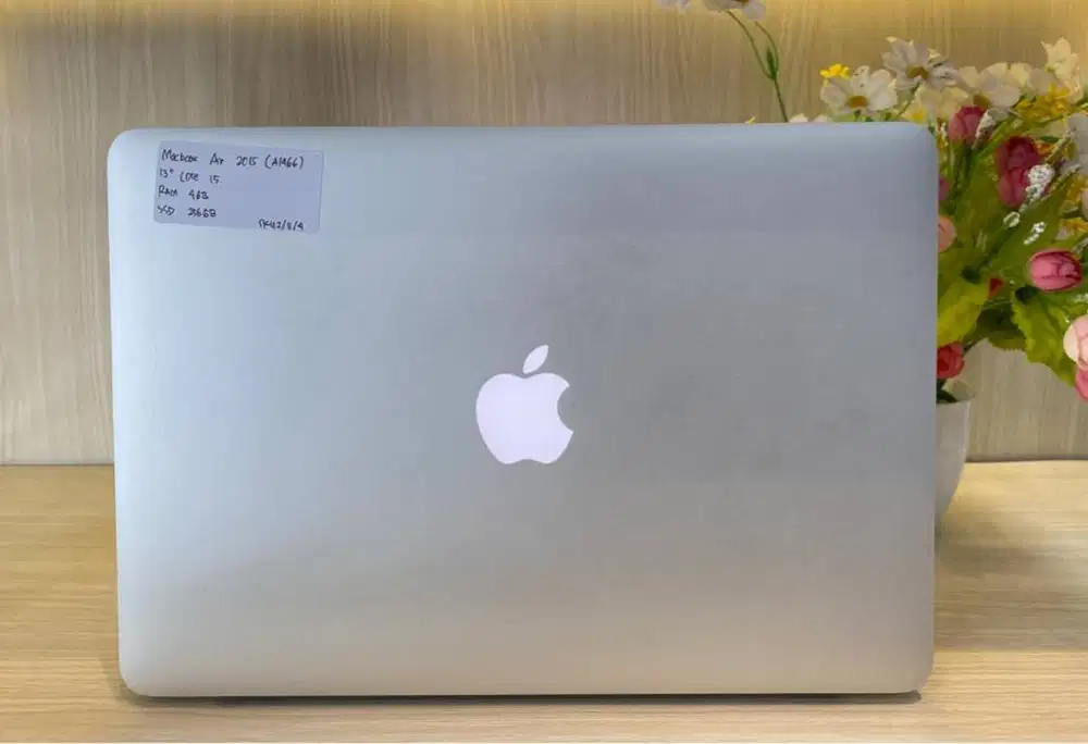 MacBook Air 2015 (A1465) 11 Core I5 Ram 4GB SSD 128GB Siap Pakai