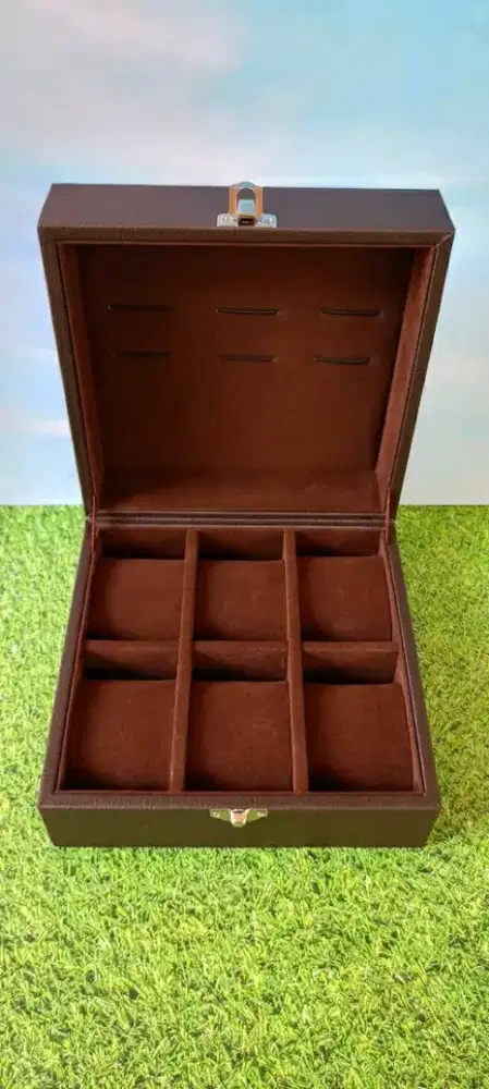 Kotak jam tangan isi 9 unit jam