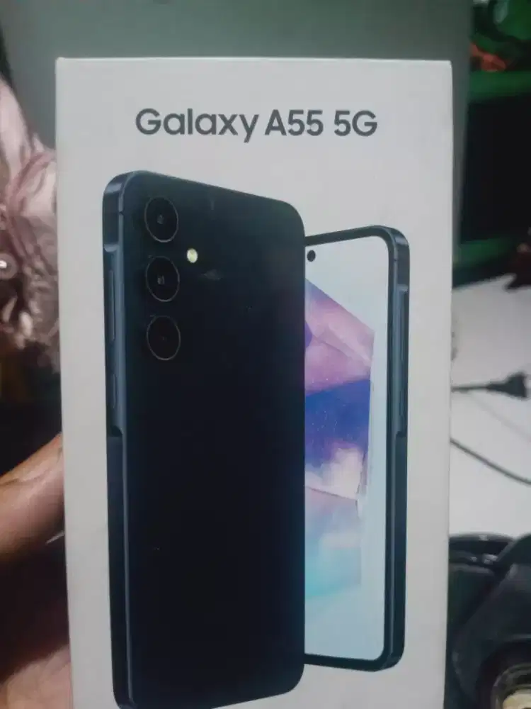 Samsung a55 5g..ram 8)256