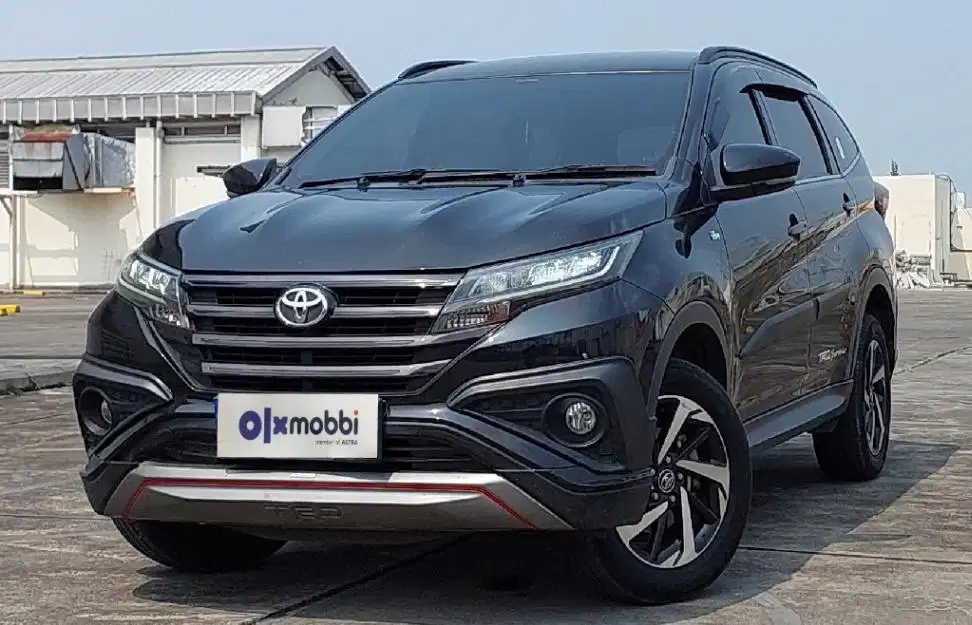 TDP 10JT, Toyota Rush 1.5 TRD Sportivo Bensin-AT Hitam 2019