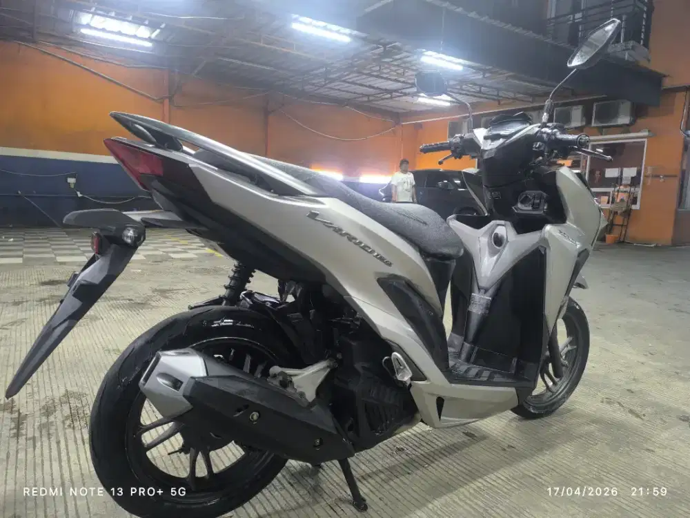 Vario 150 silver km rendah