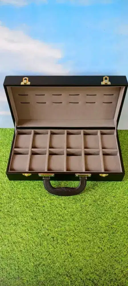 Kotak jam tangan isi 18 unit jam tangan