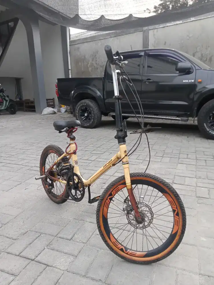 Sepeda BNB Minions vicky