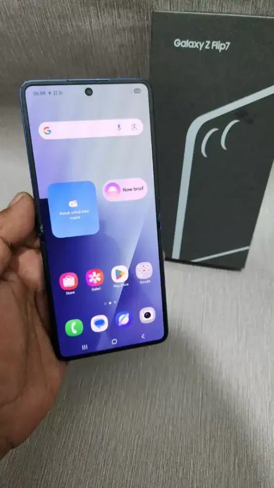 Samsung Galaxy Z Flip7 5G 
Ram 12/512GB