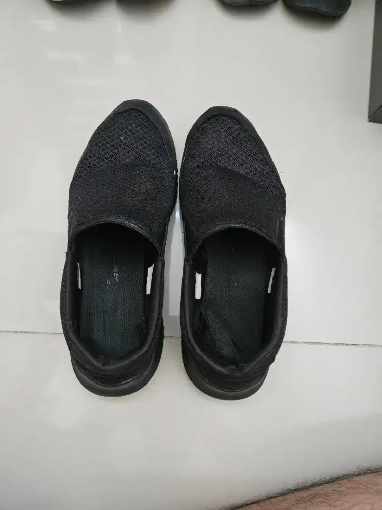 Sepatu Sneaker Skechers