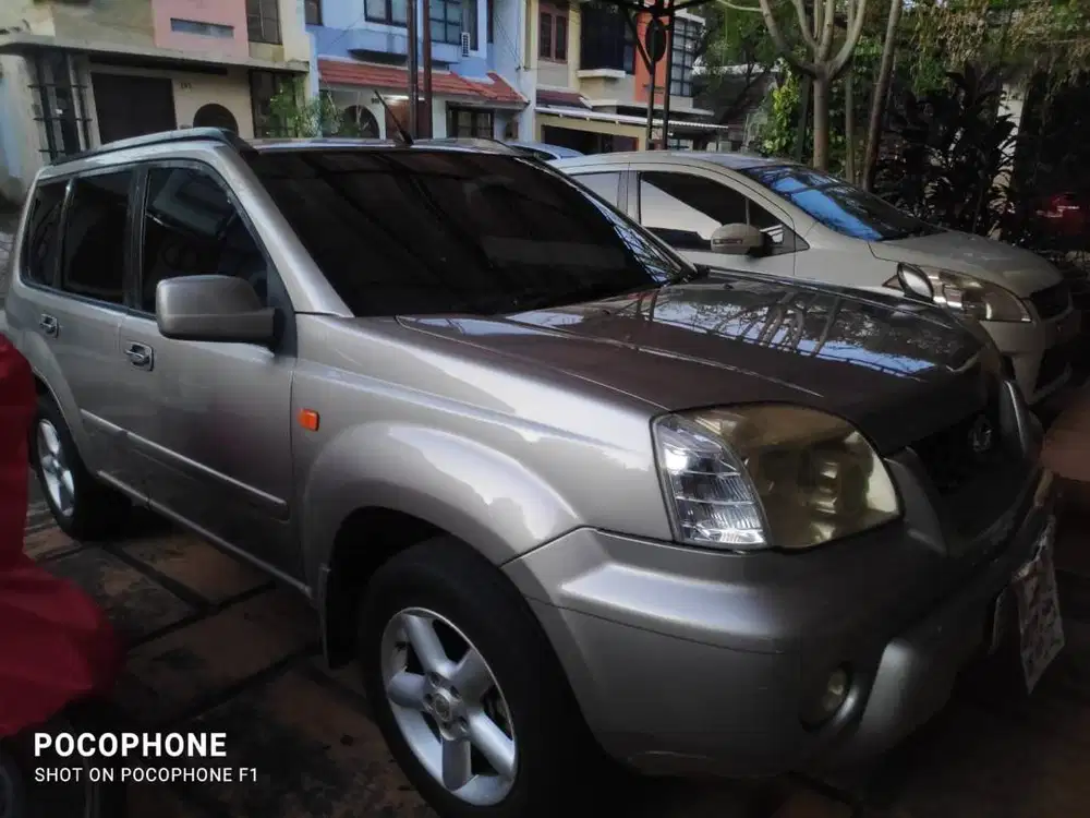 Dijual Nissan Xtrail 2,5 ST tahun 2003 AT