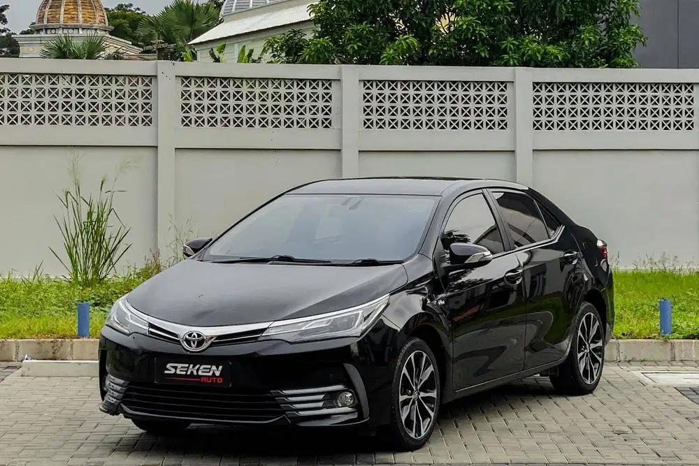 Toyota Corolla Altis 1.8V 1.8 V AT Matic 2017 Hitam Metalik.