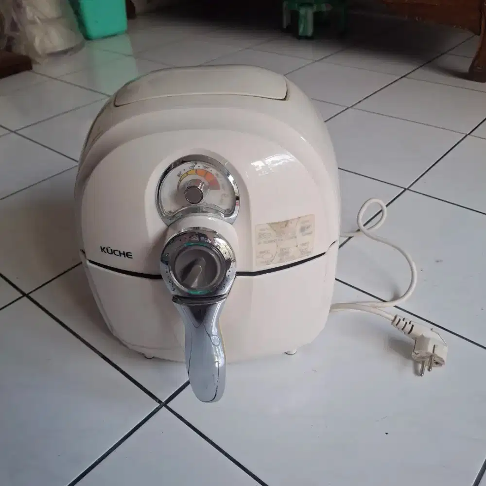 Penggoreng listrik tanpa minyak Kuche Air Fryer K-899, mulus