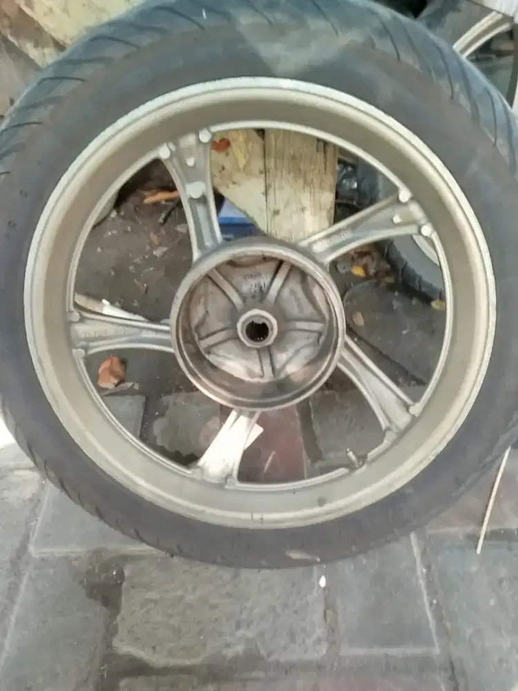 Velg set ban ex Mio kondisi real sesuai foto masih bagus