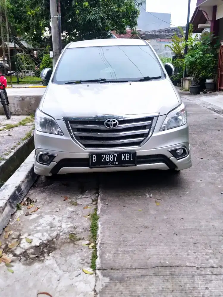 Toyota Innova 2.0 G 2012