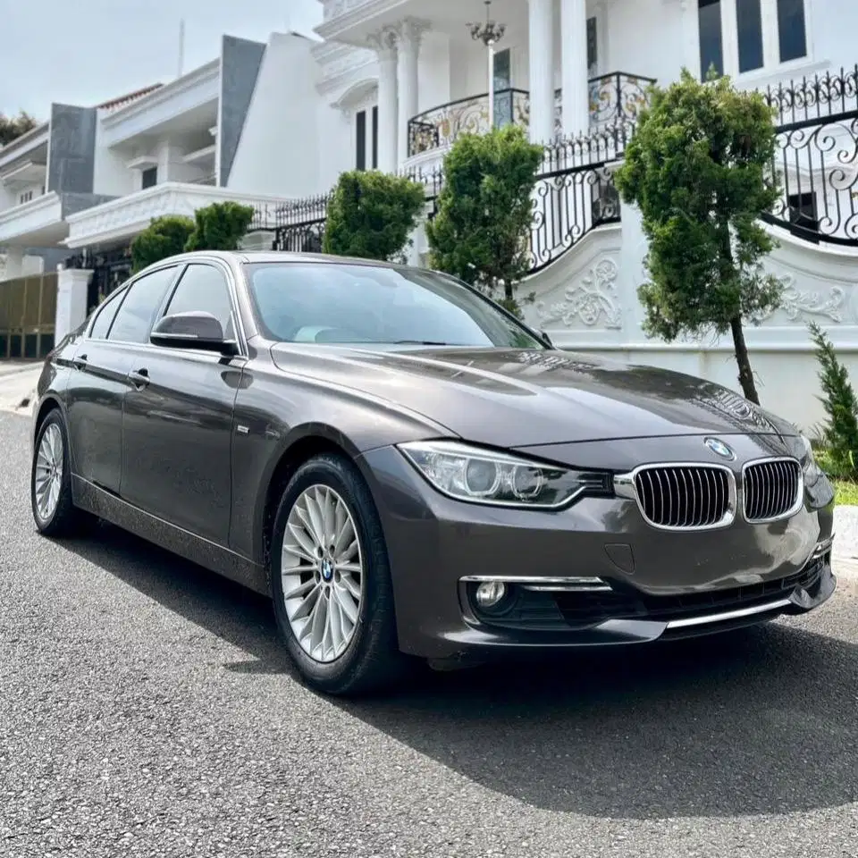 (CASH) BMW 320i F30 2015